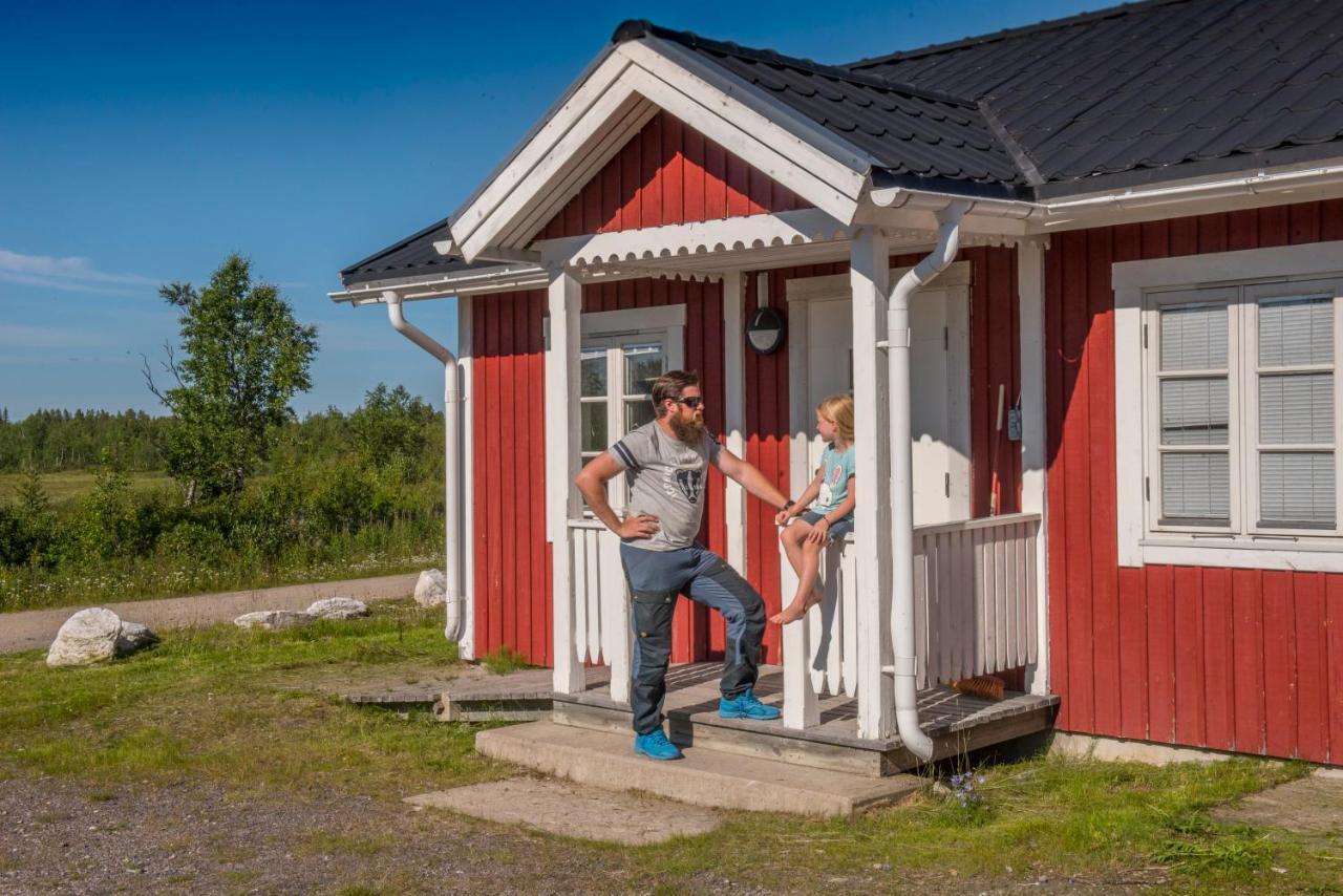 Aurora Mountain Cabins & Hostel Lannavaara Exteriör bild